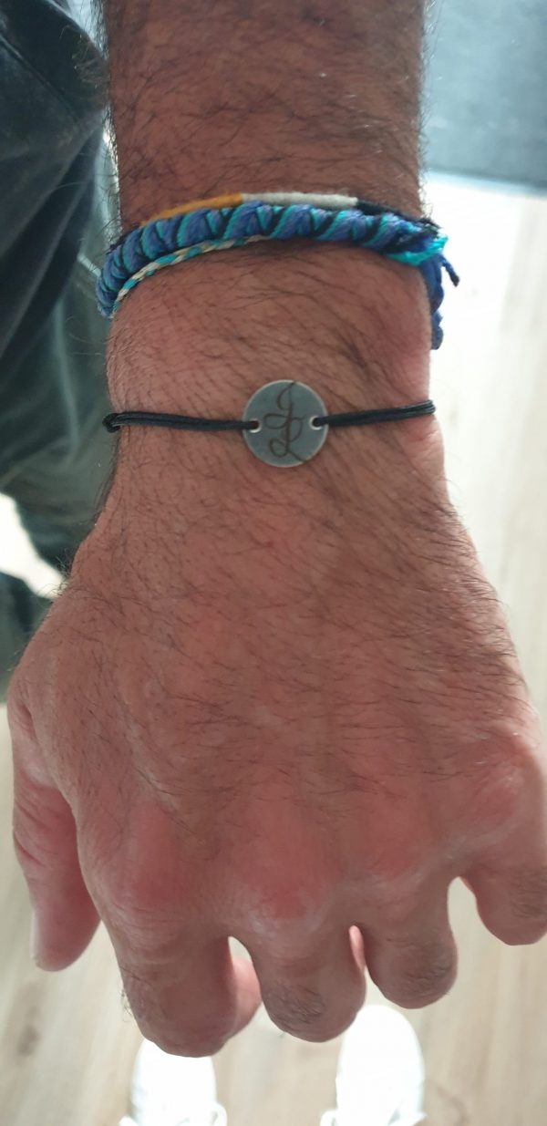 20240920_190041 Bracelet personnalisé médaille argentée à graver avec cordon