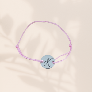 Bracelet personnalisé médaille argentée à graver avec cordon