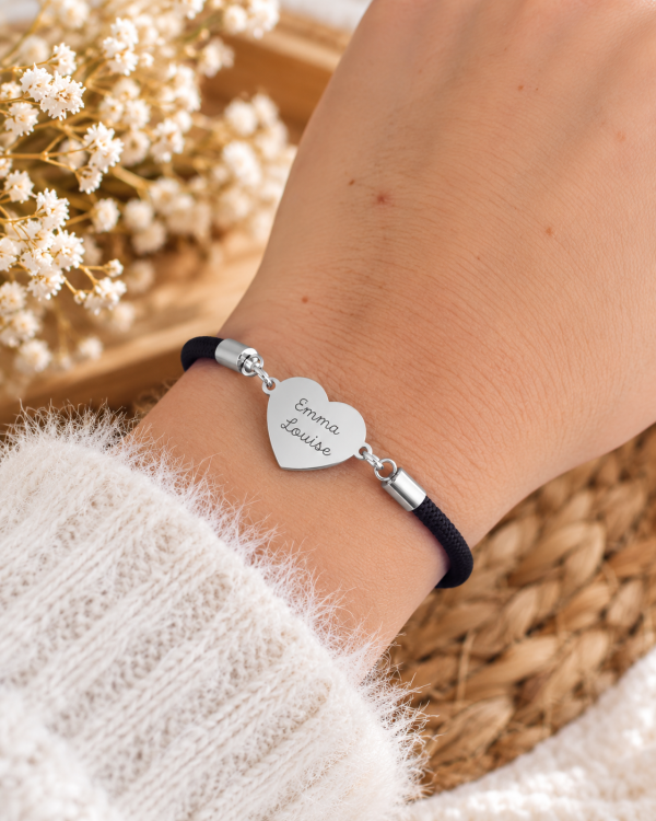 Bracelet cordon réglable avec coeur