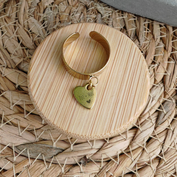 Bague réglable H.6mm avec médaille coeur gravée